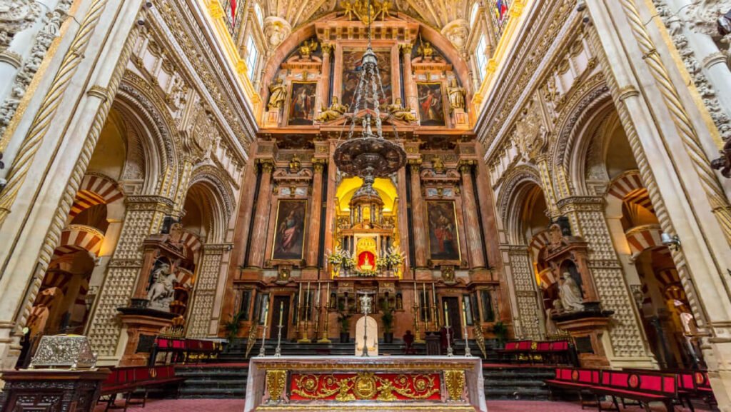 personajes famosos enterrados en la mezquita de córdoba
